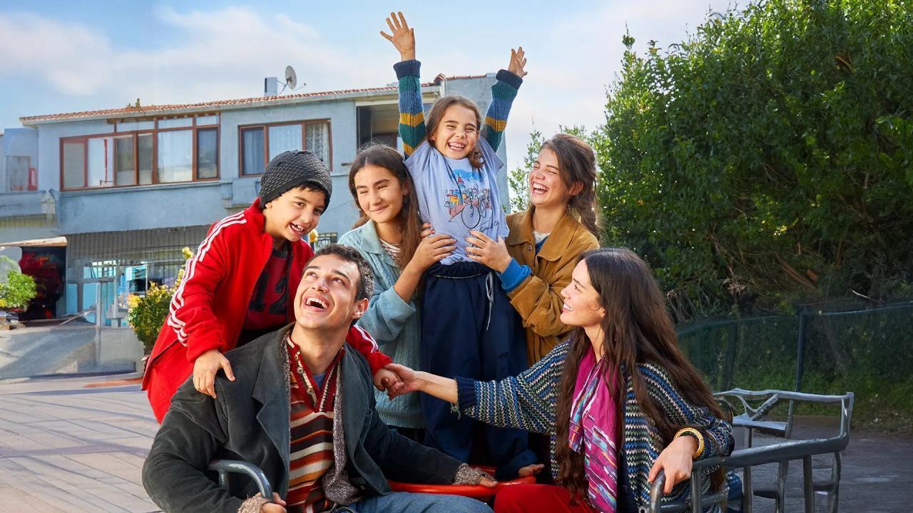 مسلسل المشردون مترجم